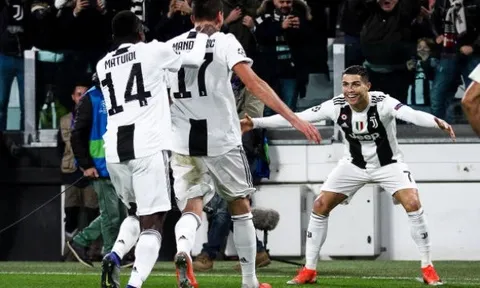Cựu sao Arsenal mếu máo vì bị Ronaldo biến thành gã hề trên sân