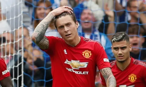 'Lindelof không xứng đáng với số tiền Man Utd đã bỏ ra'