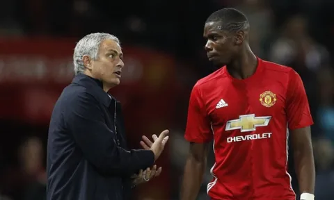 Mourinho dùng De Gea 'đá đểu' Pogba?