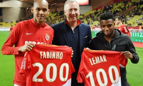 CẬN CẢNH: Mourinho "chết đứng" nhìn Lukaku rời sân bằng cáng
