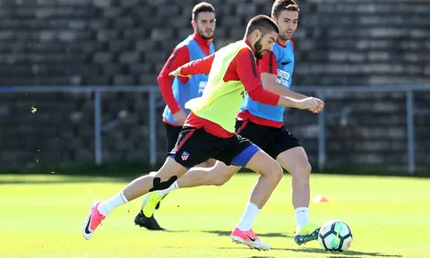 Dàn sao Atletico tập nghiêm túc, chờ màn tử chiến với Barcelona