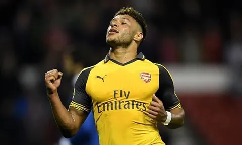 4 ngôi sao từng "bắt cá hai tay" với Liverpool và Arsenal