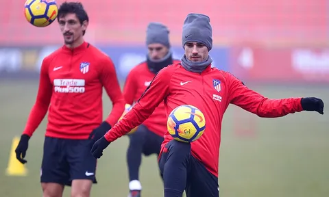 Sao Atletico thay nhau "làm xiếc" với bóng, sẵn sàng hạ Alaves