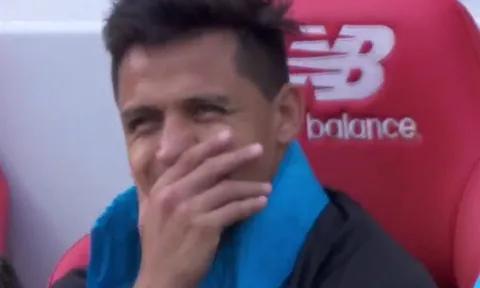 Muôn vàn sắc thái của Sanchez trong ngày Arsenal thảm bại
