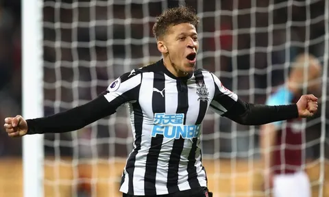 Ngược dòng xuất sắc trước West Ham, Newcastle bỏ xa nhóm "cầm đèn đỏ"