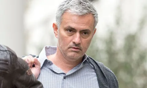 Đại diện thay Mourinho chửi thẳng mặt Ed Woodward