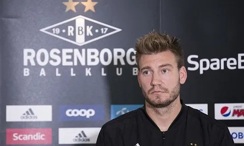 Đấm tài xế vỡ quai hàm, "Lord" Bendtner lộ biểu cảm khó đỡ