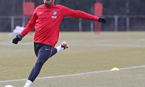 Dàn sao Atletico vẫn tập cật lực dù đá giao hữu