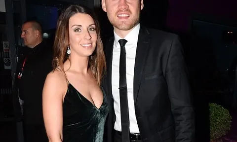Dàn WAGs Liverpool đầy gợi cảm dự tiệc từ thiện của James Milner
