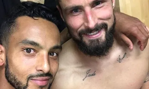 Đạt cột mốc khủng, Giroud cần 'biết ơn' Walcott