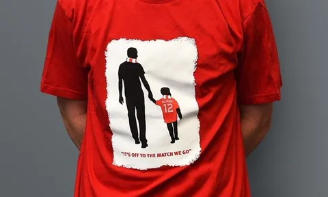 Đấu Arsenal, Liverpool trình làng mẫu áo đặc biệt