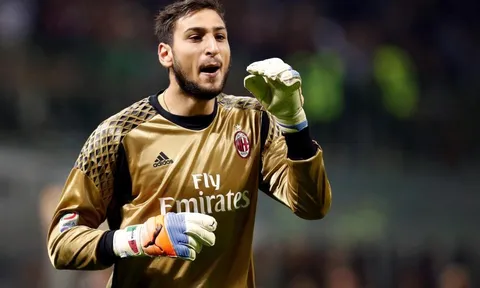 Đấu Napoli, Donnarumma chống lại cả gia đình