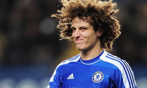 David Luiz - 'Cậu bé 8 tuổi' không chịu lớn!