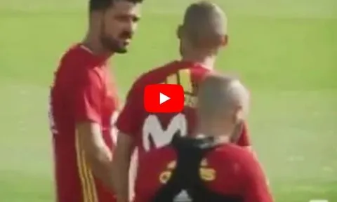 David Villa rạng rỡ trong ngày đầu lên tuyển