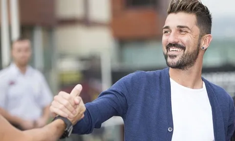 David Villa tươi "như hoa" trong ngày trở lại tuyển Tây Ban Nha