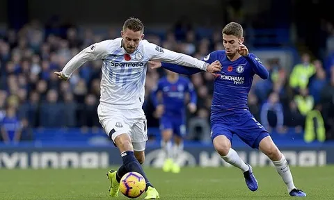 Đây! Cầu thủ Chelsea xứng đáng nhận thẻ đỏ trận Everton