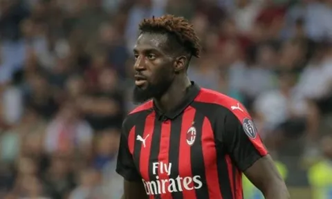 Dạy không nổi "bom xịt' Chelsea, HLV AC Milan chỉ biết than trời