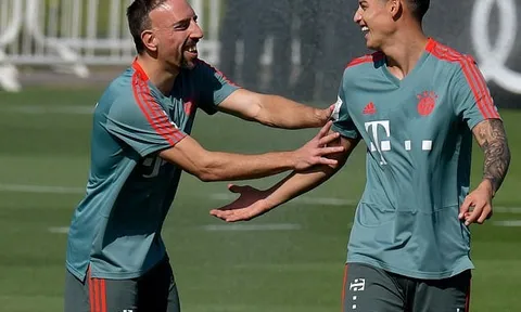 Đây là phản ứng của Ribery sau scandal chửi thẳng mặt NHM