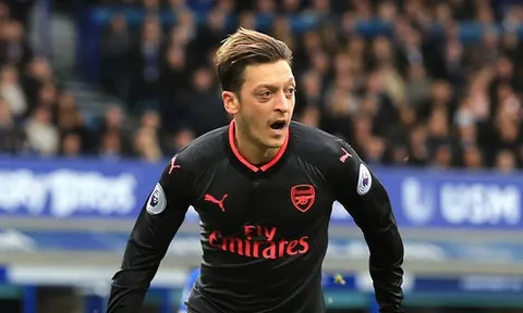 Đây, lý do Mesut Ozil thăng hoa trước Everton