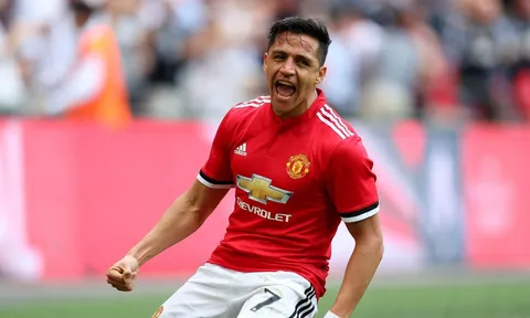 Đây, lý do Mourinho hoàn toàn không điên khi loại Martial, dùng Sanchez!