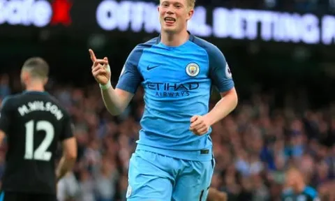 De Bruyne, đố ai sánh được với anh vào lúc này?