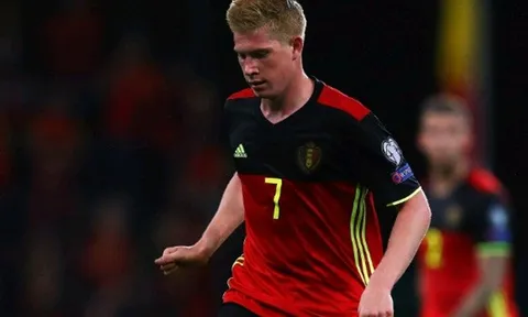 De Bruyne nổi đoá vì mặt sân như... ruộng