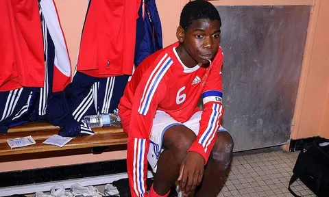 De Gea, Rooney, Pogba, Ronaldo và những hình ảnh ngày ấy - bây giờ cực độc