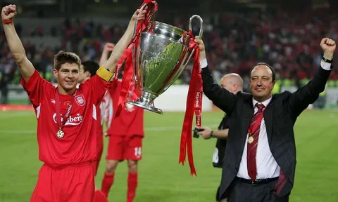 Đêm Istanbul huyền thoại, Benitez sử dụng đội hình nào cho Liverpool