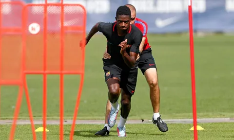 Dembele đầy nỗ lực trong buổi tập đầu tiên tại Barcelona