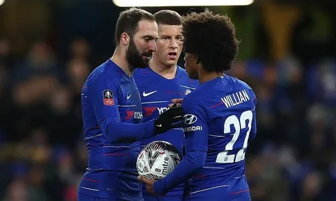 Chelsea đại thắng trong ngày Higuain ra mắt và "từ chối đặc quyền"