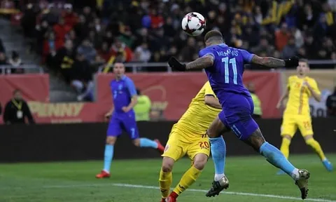 Depay lại ghi bàn, Hà Lan hủy diệt Romania trong trận đấu chia tay Dick Advocaat