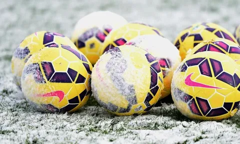 Derby Manchester và Merseyside có nguy cơ bị hoãn
