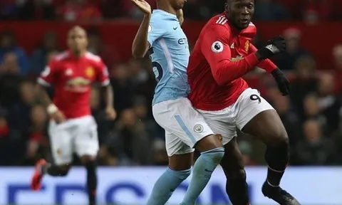 Điểm tin chiều 17/12: Lukaku chỉ giỏi giết 'gà', Ronaldo sánh ngang vua bóng đá