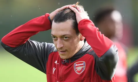 Điểm tin chiều 24/11: Ozil đòi lương khủng tại Barca; Mourinho không hợp với M.U