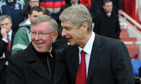 Điểm tin tối 01/10: M.U sắp có Mesut Ozil 2.0; Wenger vượt mặt Sir Alex