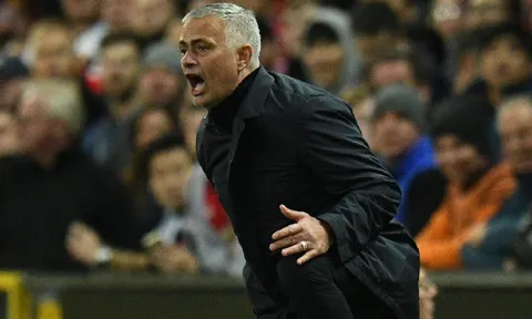 Điểm tin tối 11/10: M.U chốt vụ Mourinho; Barca giật bom tấn 70 triệu?