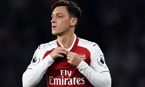 Điểm tin tối 26/10: Quỷ đỏ sắp lập kỷ lục; Messi nhắm Ozil; Tottenham sẽ hạ M.U
