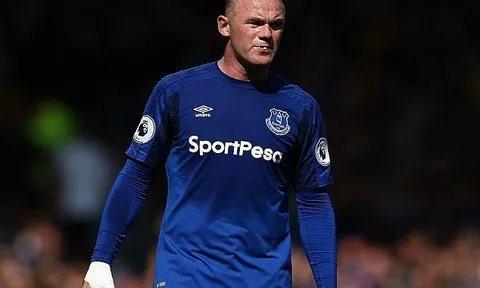 Dính bê bối, Rooney vẫn được ra sân trước Tottenham
