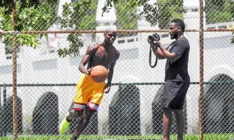 Dính chấn thương gân kheo, Pogba vẫn tự tin... leo rổ
