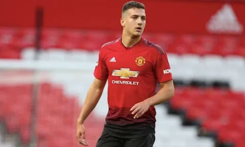 Diogo Dalot có điều bất ngờ, CĐV M.U mừng rơn