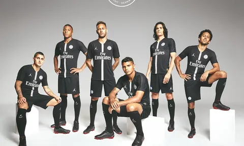 Mbappe: 'Gặp Liverpool trên sân Anfied là cách lí tưởng để 'khoe' áo mới'