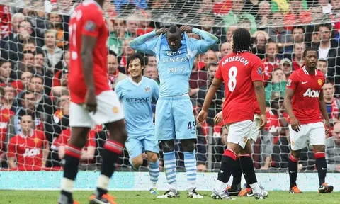 5 trận derby Manchester đỉnh nhất Premier League: Đôi bên cân bằng, người mất cả sự nghiệp