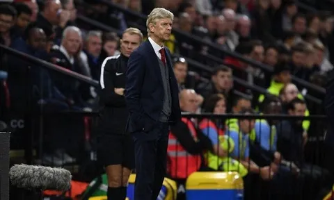 Dọa trọng tài trong phòng thay đồ, án phạt của Wenger là gì?
