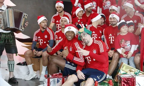 Độc bá Bundesliga, Bayern Munich mở tiệc Giáng sinh đầy màu sắc