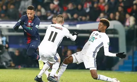 Đối thủ răn đe Neymar: "Nếu cứ đá láu cá thế, đừng hỏi sao bị chặt chém"