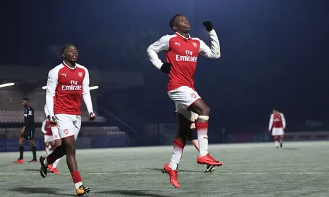 Đội trẻ Arsenal xô xát trong ngày hai thần đồng tỏa sáng