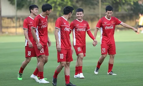 Điểm tin bóng đá Việt Nam tối 12/10: Sao Hà Nội hội quân cùng ĐT Việt Nam, Bầu Đức thay máu ngoại binh