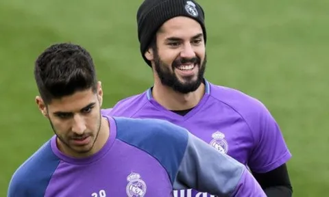Đồng đội lo sợ Asensio không giữ được đôi chân trên mặt đất