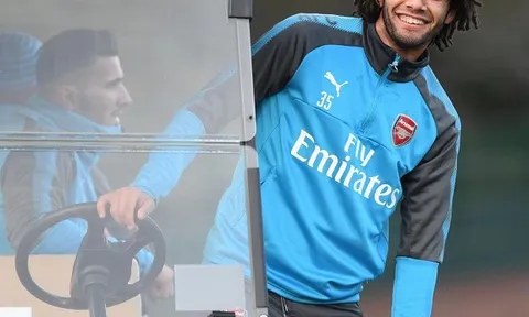 Đồng đội 'nhắn' Alexis Sanchez: "Xin lỗi không có chỗ cho cậu đâu"