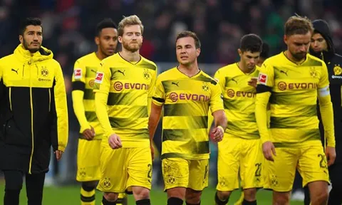 Dortmund: Hoàng hôn dần tắt trên Signal Iduna Park